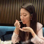 张津瑜卫生间事件是新瓜吗? 张津瑜厕所门事件是怎么回事 ?